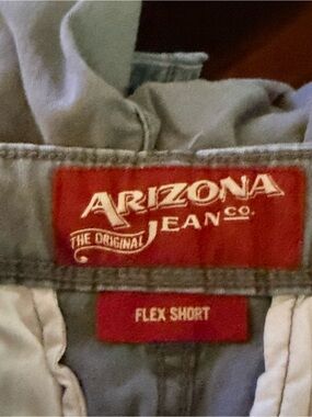Arizona Jean Company Gray Flex Short with Red Label